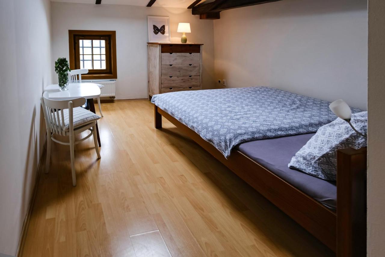 Sklep U Hrabalu Aparthotel Hustopeče Buitenkant foto