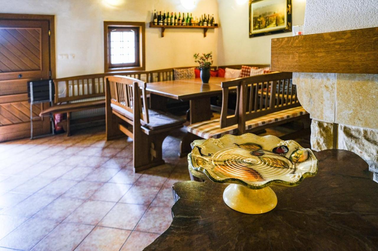 Sklep U Hrabalu Aparthotel Hustopeče Buitenkant foto